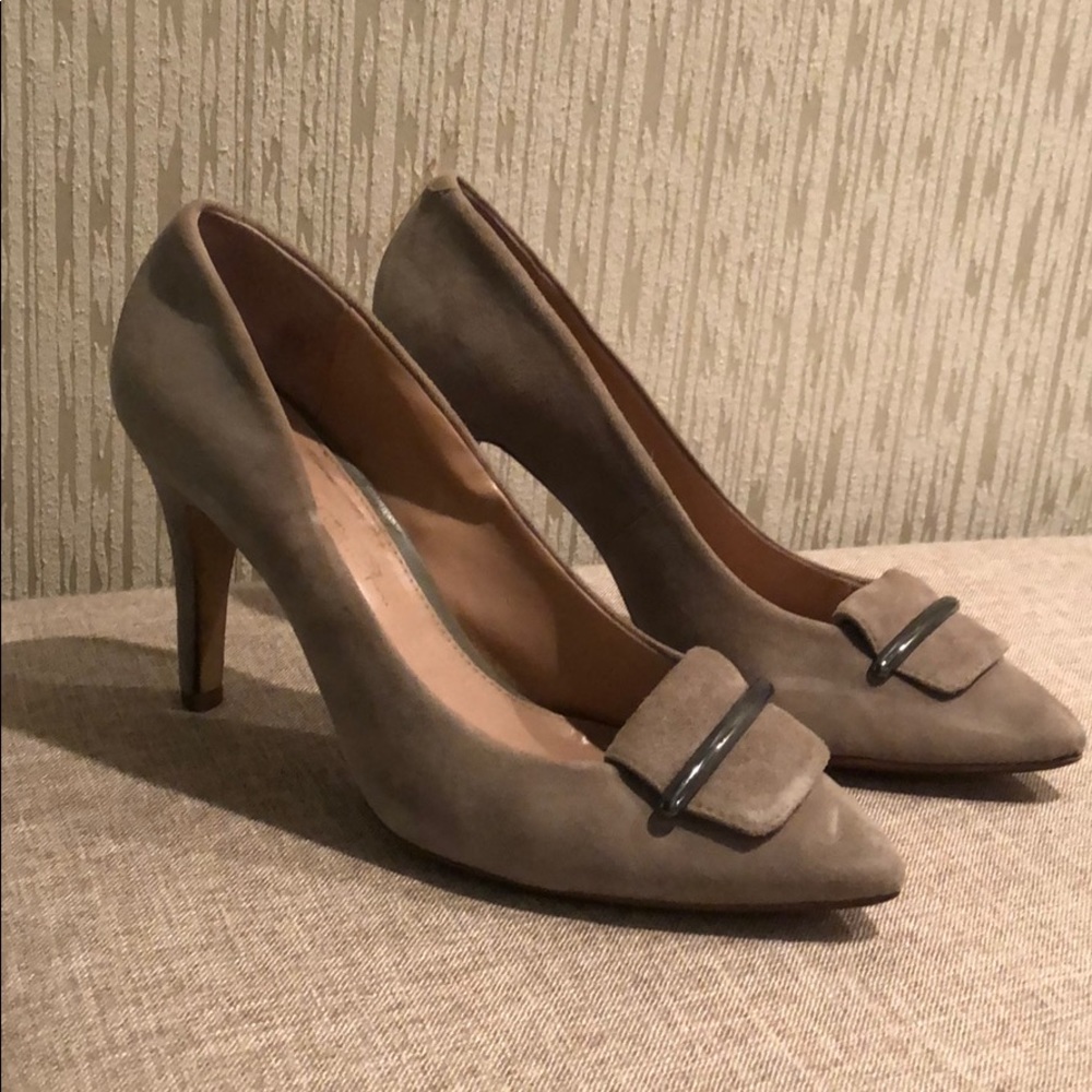 Grey suede banana republic shoe size 6 1/2